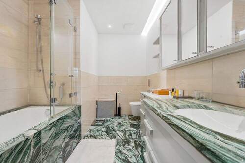 Bath room 1 - 