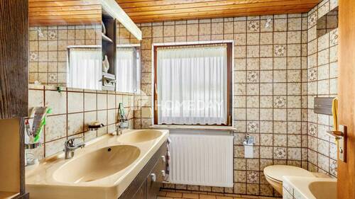 1. OG Badezimmer 1 - 
