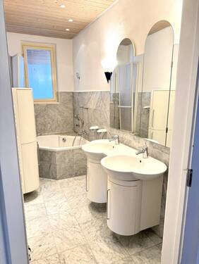 Badezimmer, 1. OG - 