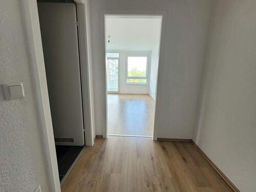 Diele - 2 Zimmer Etagenwohnung zur Miete in Essen