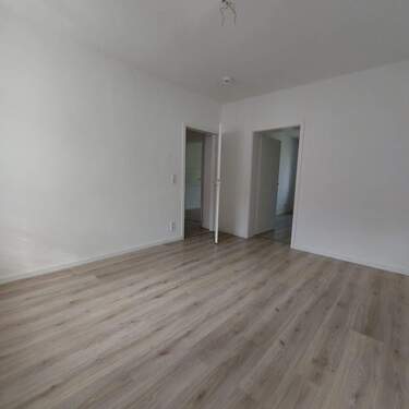 Beispiel Wohnzimmer Ansicht 2 - Etagenwohnung mit 42,10 m² in Brandenburg an der Havel zur Miete