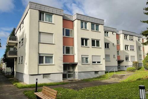 Hausansicht - 3 Zimmer Etagenwohnung zum Kaufen in Stuttgart