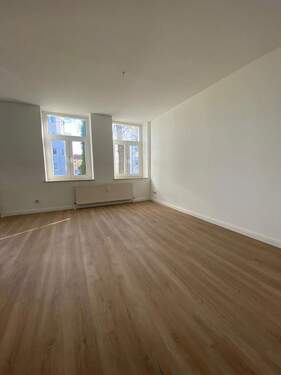 Wohnzimmer - 2 Zimmer Etagenwohnung zur Miete in Magdeburg