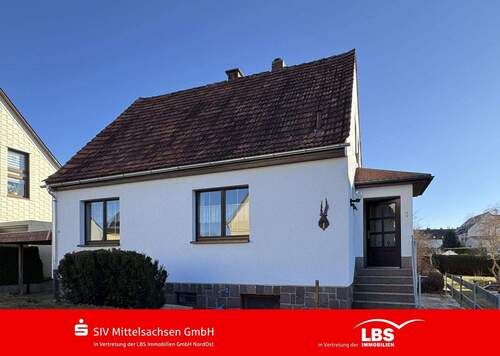 Außenansicht - Familienidyll mit Garten und Potenzial