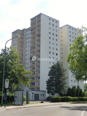 Außenansicht Nord_Ost - Gepflegte 2-Zimmer-Wohnung mit Balkon in ansprechender Lage von Hanau