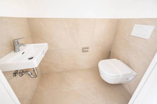 Gäste-WC - 3 Zimmer Etagenwohnung in Veitshöchheim