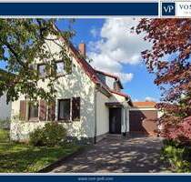 Freistehendes Ein-Zweifamilienhaus mit schönem Garten und Garage - Sanierungsobjekt mit Potenzial - Frankfurt am Main Bonames