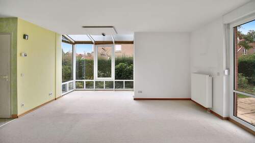 angrenzender Wintergarten - 