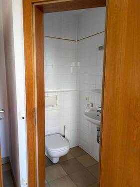 Tages WC.JPG - Einfamilienhaus mit 166,00 m² in Tiefenbach zur Miete