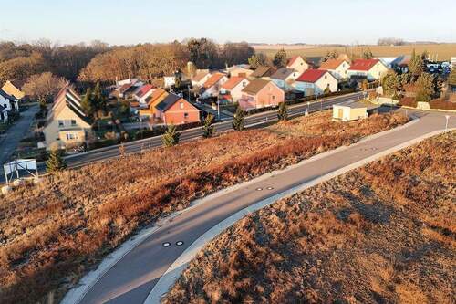 Luftaufnahme links - Baugrundstück im neuen Wohngebiet - bei Jena