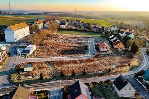 Luftaufnahme Rückansicht - Grundstück zum Kaufen in Schkölen