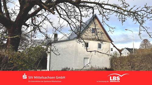Giebelansicht mit Grundstück - Kleines Haus mit Charme! - 45.000,00&nbsp;EUR Kaufpreis, ca.&nbsp; 85,00&nbsp;m&sup2;&nbsp;Wohnfl&auml;che