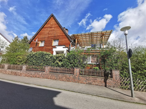 Ansicht 1 - kernsaniertes MFH mit 6 Carports.