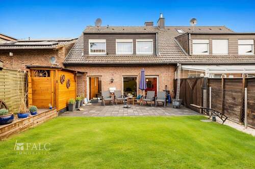 Hausansicht Garten virtuell - 