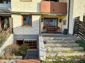 Terrasse und Kellerabgang - 
