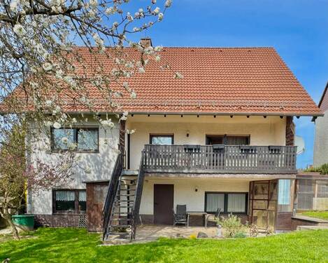 Rückansicht (2) - Der individuelle Wohngenuss! Komfortables, sehr gepflegtes 1-2 Familienhaus in Schauenburg-OT