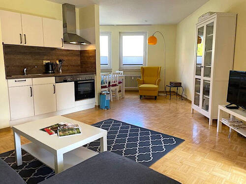 Wohn/Esszimmer mit Küchernzeile - 