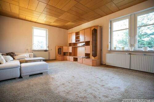 Wohnzimmer - 9 Zimmer Gewerbeobjekt (Büro, Produktion, Verkauf) in Pulsnitz