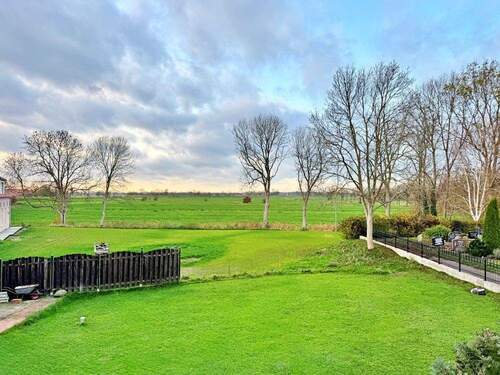 Blick auf dem Fenster im DG - 