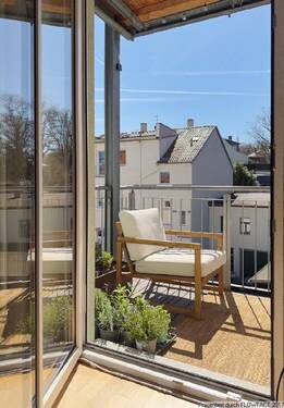 Blick Balkon - Etagenwohnung mit 61,20 m&sup2; in Dresden zum Kaufen