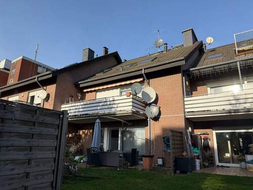 Außenansicht - Renovierte Erdgeschosswohnung für Singles oder Paare