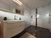 Bad ebenerdige Dusche - 