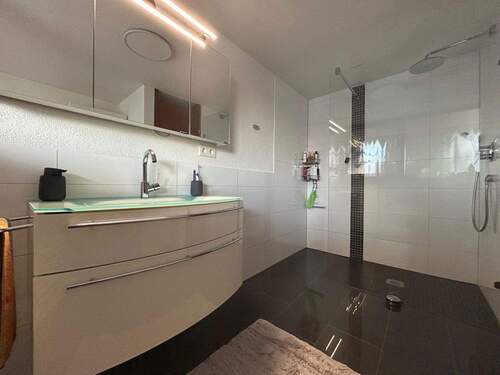 Bad ebenerdige Dusche - 