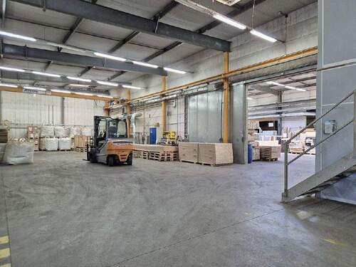 Innenansicht - Halle in Großröhrsdorf zum Kaufen