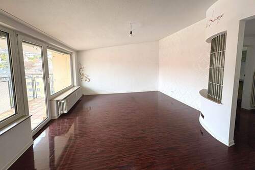 Eingangs- & Wohnbereich - 2 Zimmer Etagenwohnung in Stuttgart