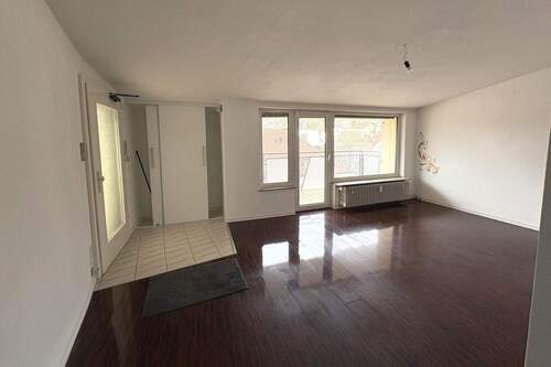 Wohnraum / Eingangsbereich - Etagenwohnung mit 58,00 m&sup2; in Stuttgart zum Kaufen