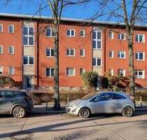 ***Moderne Wohnung mit Einbauküche, Balkon und Tageslichtbad in Berlin-Steglitz***