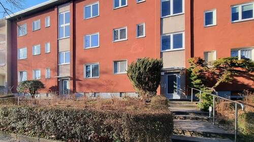 Vorgarten - 2 Zimmer Etagenwohnung zum Kaufen in Berlin