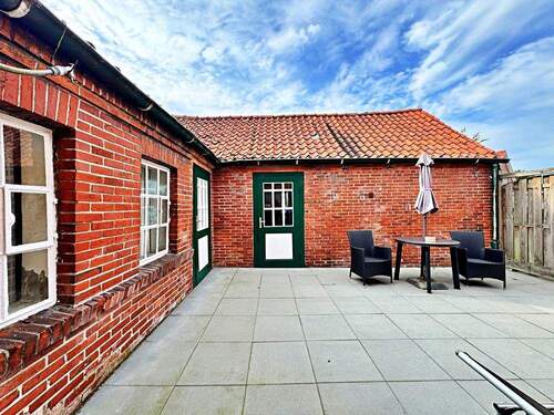 Innenhof - Mehrfamilienhaus, Wohnhaus mit 188,00 m&sup2; in Detern zum Kaufen