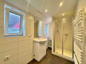 Badezimmer linke Hausseite - 
