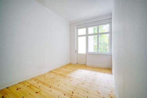 Raumbeispiel Wohnzimmer mit Ba - BELEBT, BELIEBT, BERLIN - der kleine Kudamm: ruhiges Gartenparadies