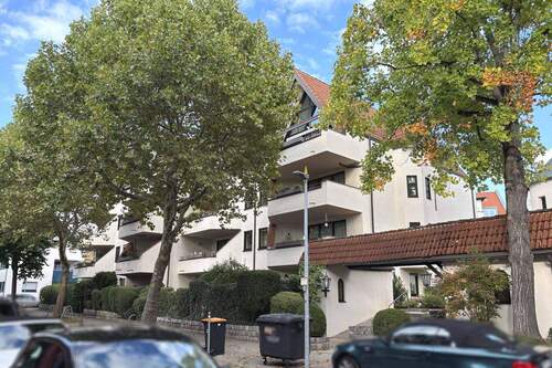 Ansicht Straße - 3 Zimmer Etagenwohnung in Sindelfingen