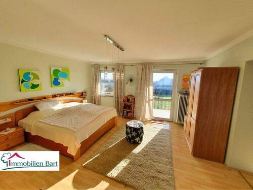 Schlafzimmer mit Ankleide OG - 