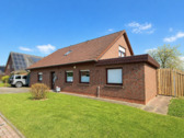 Titelbild - Einziehen und wohlfühlen: Modernisiertes Einfamilienhaus in ruhiger Lage von Brake!