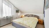 1. OG Schlafzimmer 1 - 