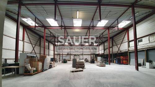Halle 2 Innenansicht - 1.260 m² Rampenlager mit 3 Toren für 7,5t LKW inkl. 210 m² Büro *2179*