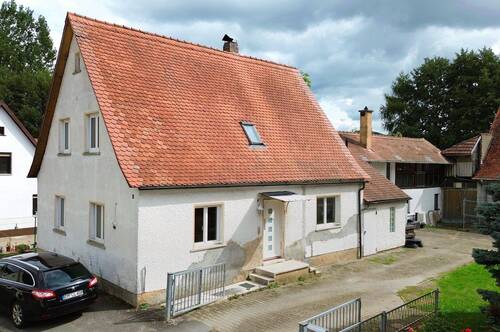 Vorderhaus - Zentral und ruhig gelegenes Doppelhaus mit Scheune, viel Platz und Potential auf großzügigem Traumgrundstück