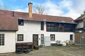 Hinterhaus - 9 Zimmer Mehrfamilienhaus, Wohnhaus zum Kaufen in Buttenheim