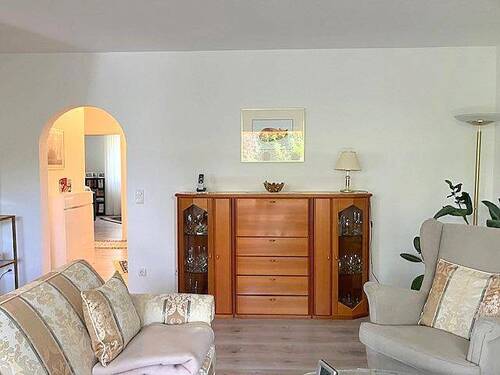 freundliches Wohnzimmer - 