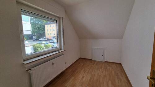 Bild 3 - 8 Zimmer Mehrfamilienhaus, Wohnhaus in Solingen