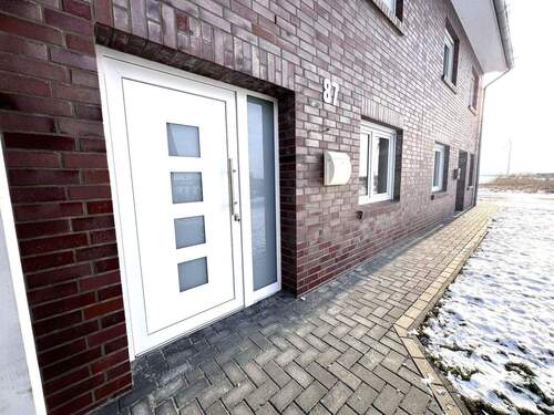 Hauseingang - 6 Zimmer Doppelhaushälfte in Drochtersen