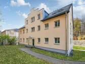 Außenansicht 2 - +Reizvolle 2-Raum-Wohnung mit Stellplatz & Zentrumslage im Erholungsort Sebnitz!+