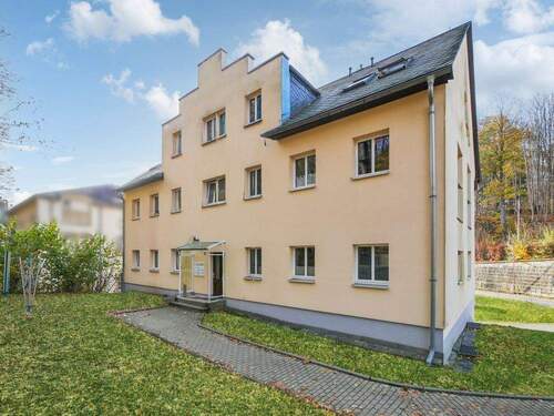 Außenansicht 2 - +Reizvolle 2-Raum-Wohnung mit Stellplatz & Zentrumslage im Erholungsort Sebnitz!+