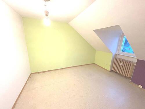 Schlafzimmer - 2 Zimmer Etagenwohnung zur Miete in Trier