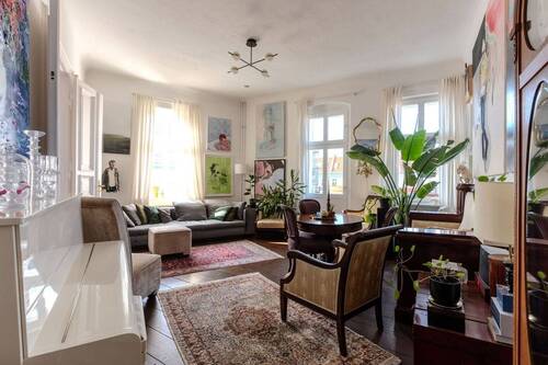 1.jpg - Traumhafte, lichtdurchflutete Altbau-Eckwohnung mit Südwestbalkon im Boxhagener Kiez.