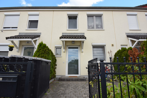 Frontansicht - 5 Zimmer Reihenmittelhaus zur Miete in Berlin